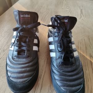 Adidas Mundial Team Sports shoes size 11.5  great condition black and white
